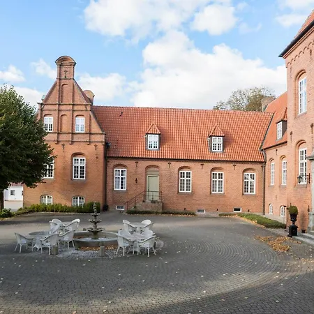 Lejl, 52 *