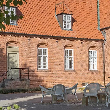 Lejl 52 سكاندربورغ